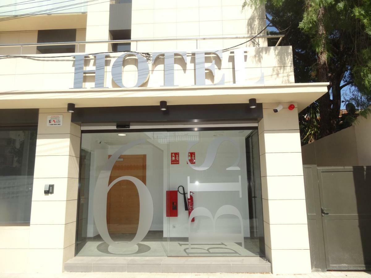 6 Bis Hotel Castelldefels Bagian luar foto